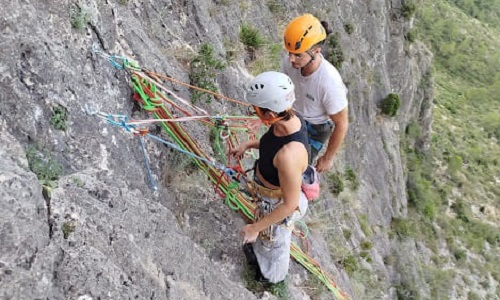 Iniciación de escalada varios largos equipados